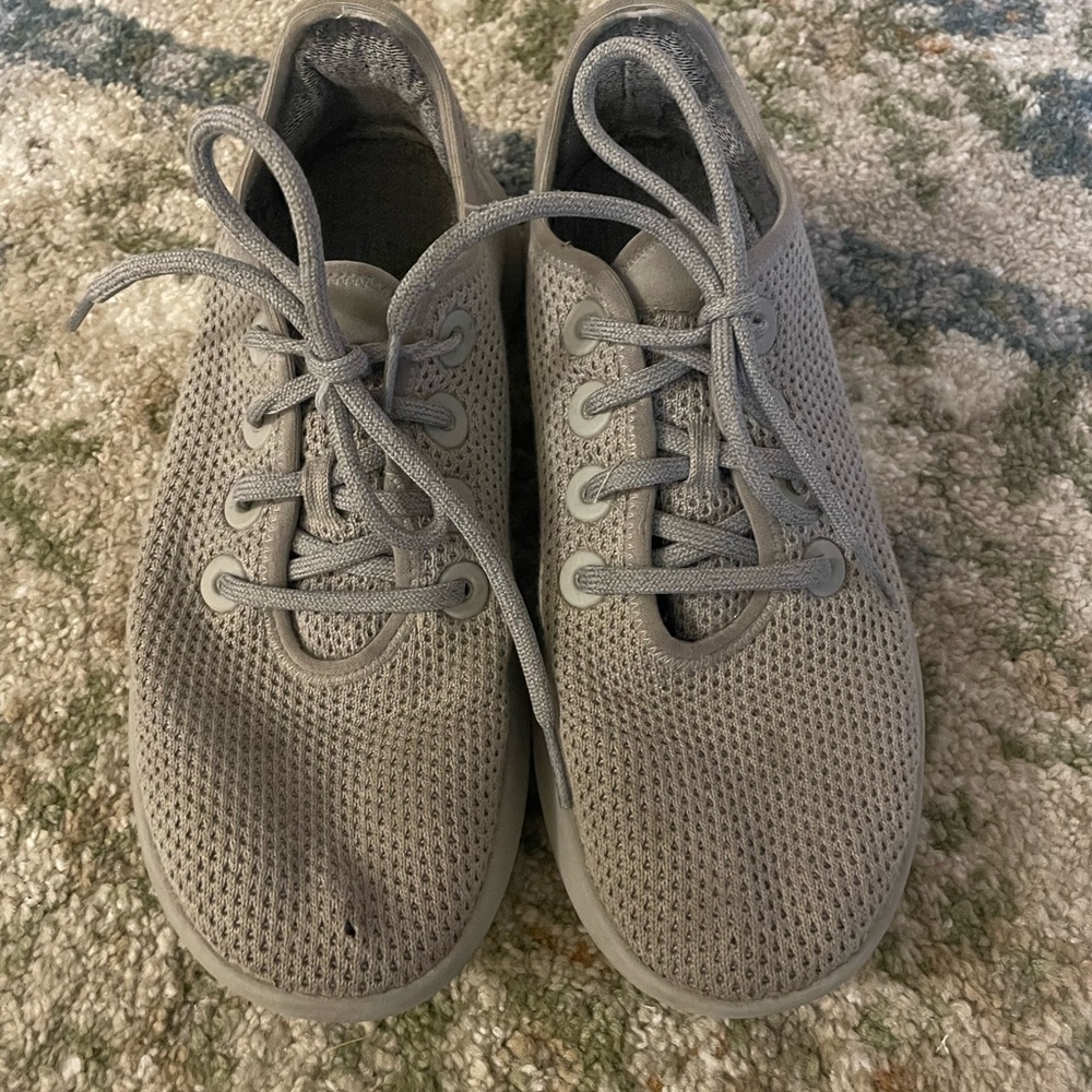 Grey ALLBIRD tennis shoes
